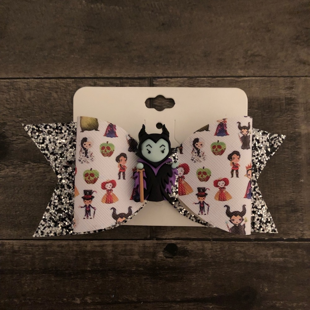 Disney’s Malificent bow
